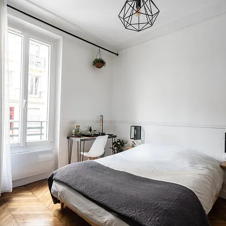 Au Marche Aux Puces De Saint Ouen Apartment Exterior photo