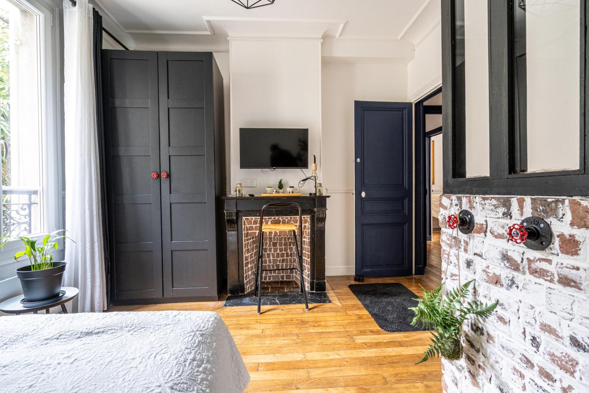 Homestay Au Marche Aux Puces De Ouen