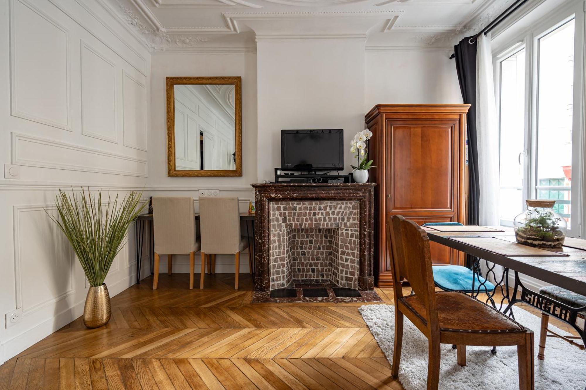 Au Marche Aux Puces De Ouen Séjour chez l'habitant *